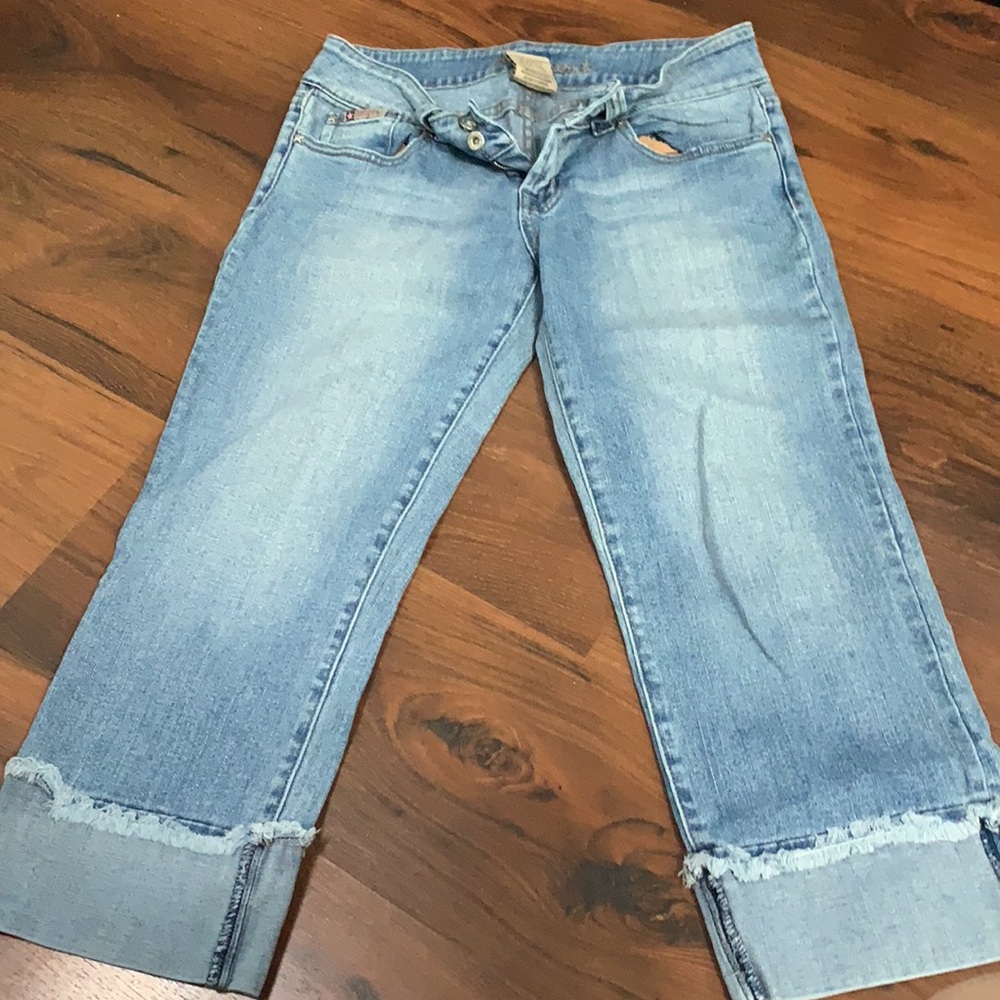 Y2K BUBBLEGUM SZ 9/10, BLUE JEANS. PREOWNED
